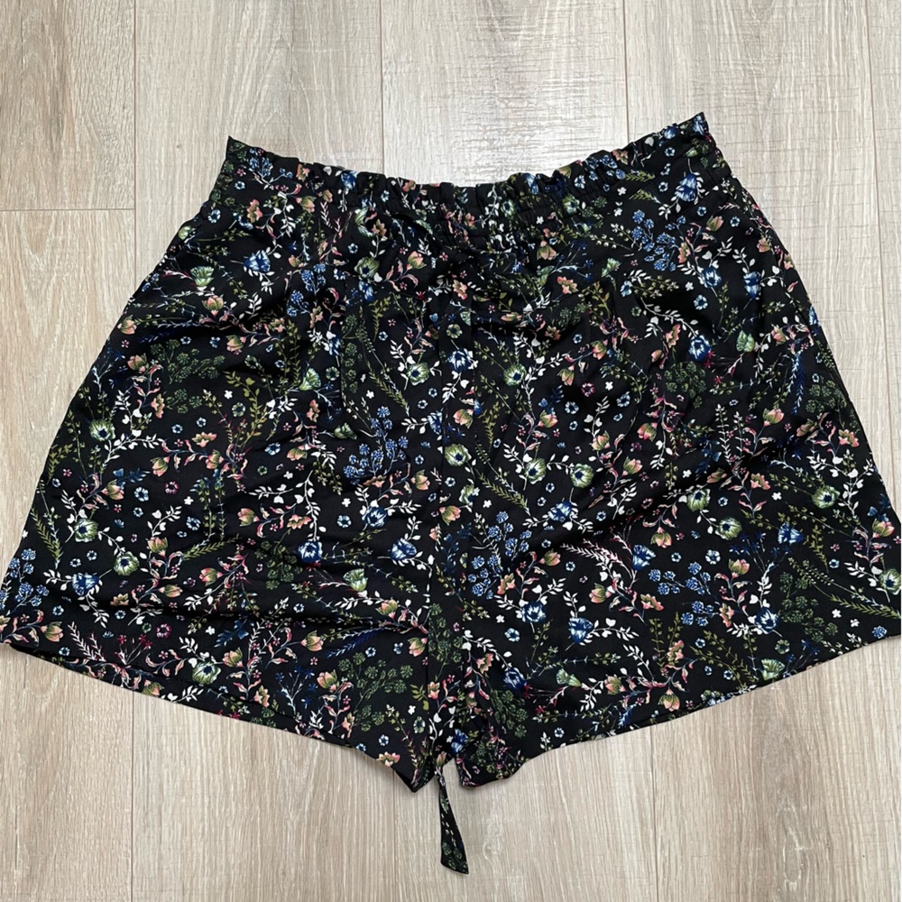 DR2 Black Floral High Waist Women's Shorts